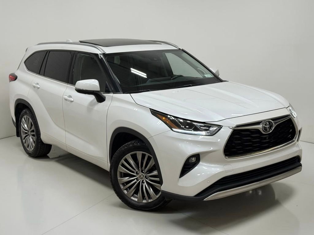 Used 2022 Toyota Highlander Limited image 6