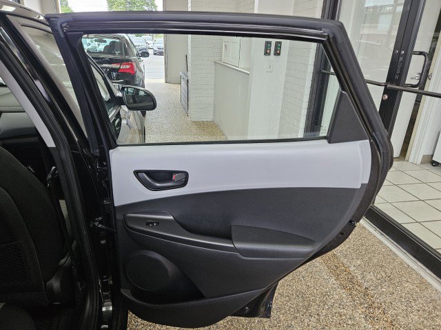 Used 2019 Hyundai Kona SE FWD image 15