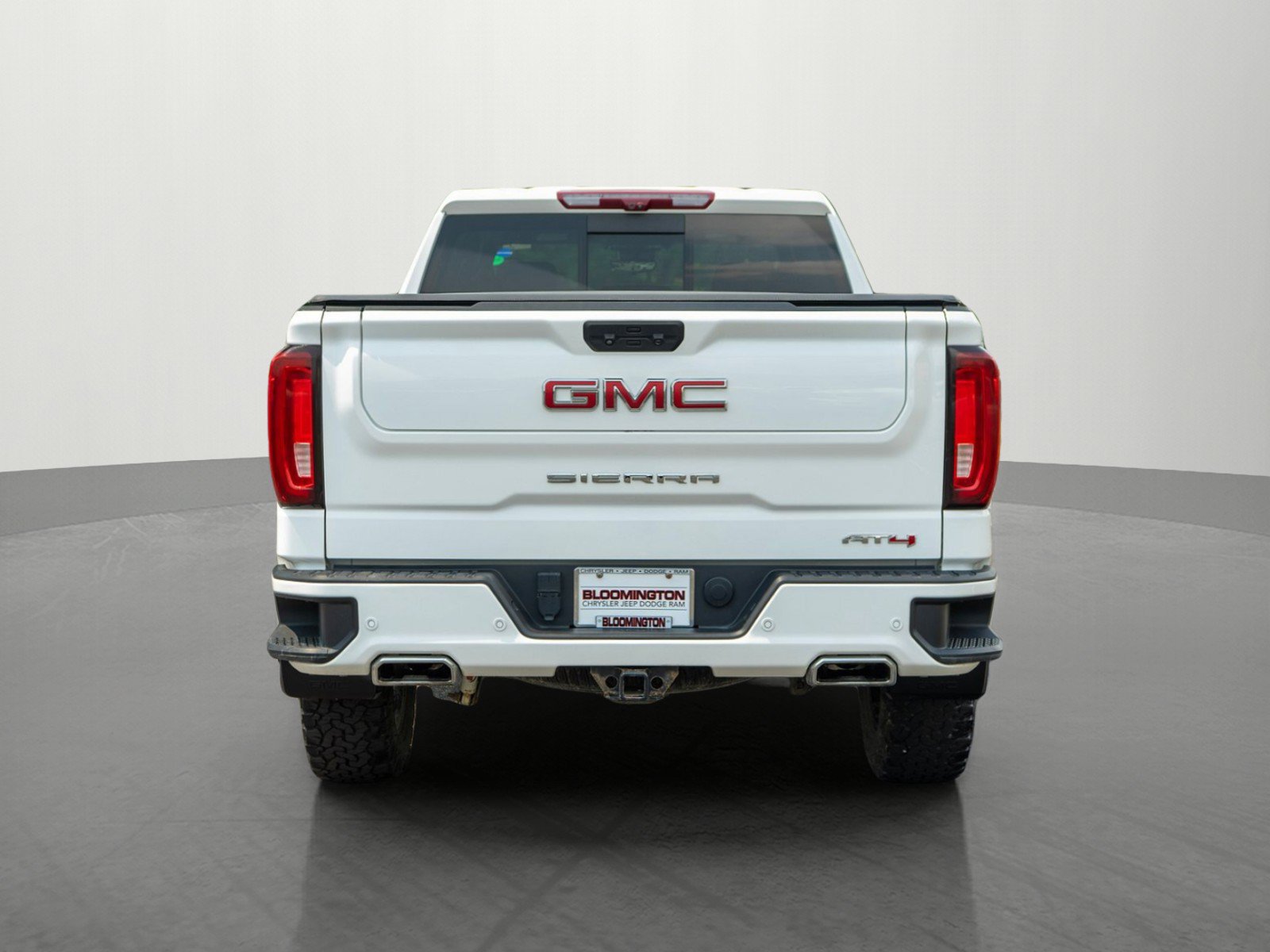 Used 2023 GMC Sierra 1500 AT4 w/ Technology Package AWD/4WD image 6