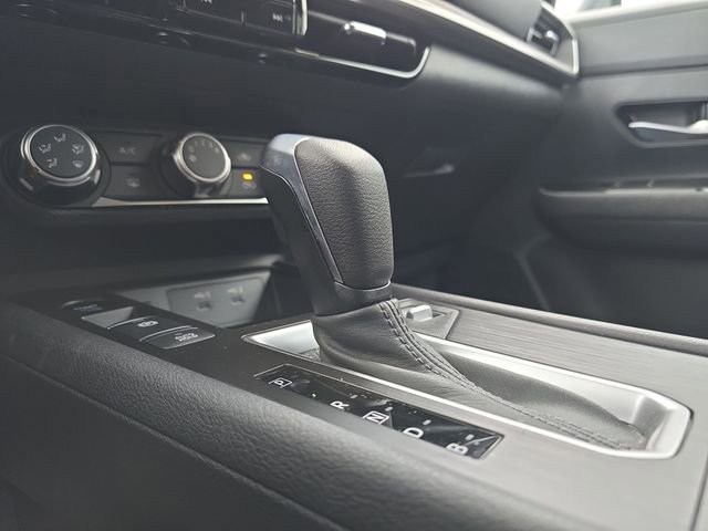 Used 2025 Nissan Kicks SV image 33