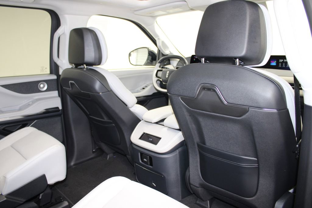 New 2026 Lincoln Navigator Reserve image 37