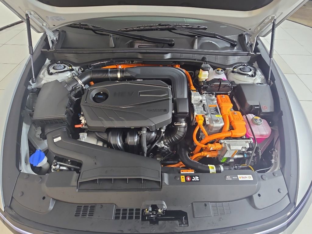 Used 2025 Hyundai Sonata SEL FWD image 30