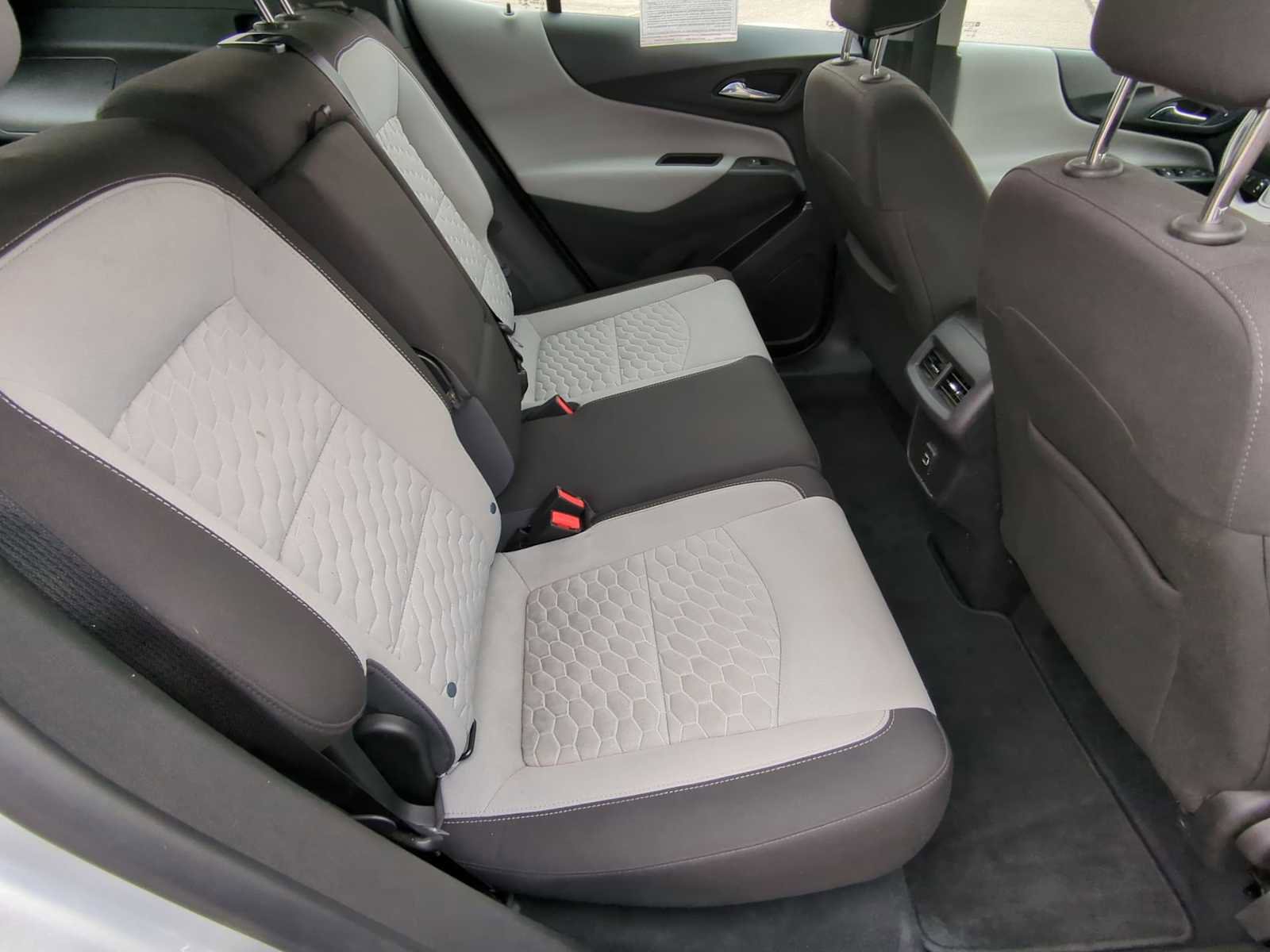 Used 2020 Chevrolet Equinox LS image 25