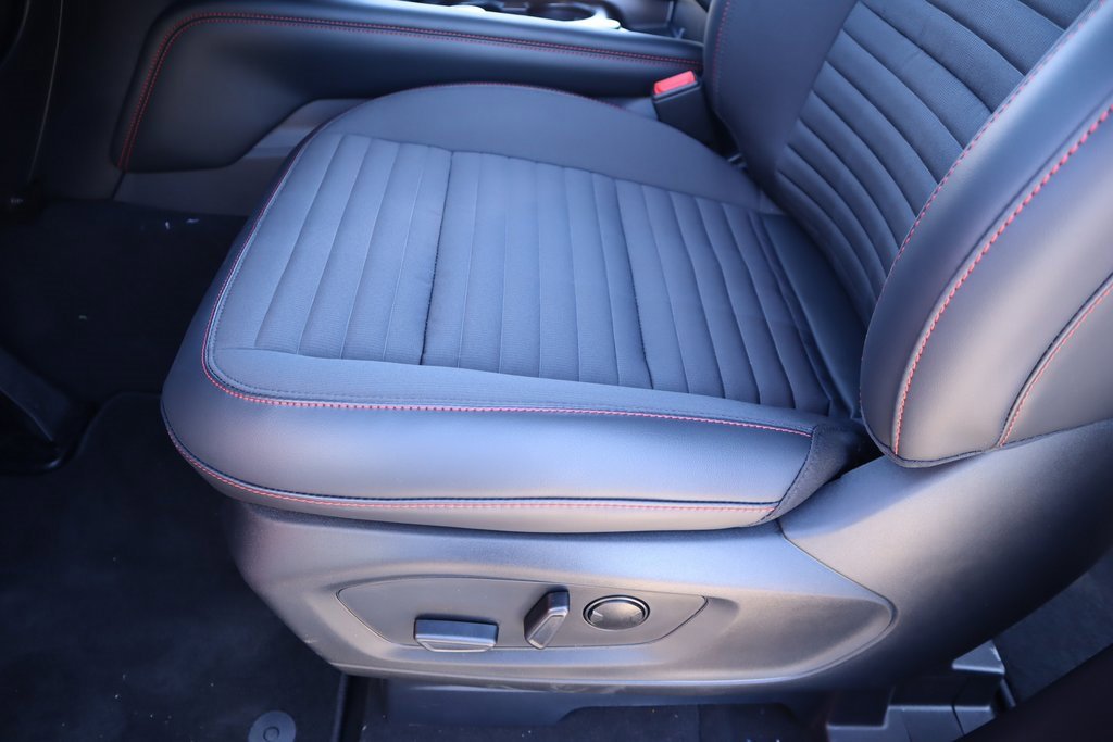 New 2026 Ford Explorer ST-Line w/ ST-Line Street Pack image 13