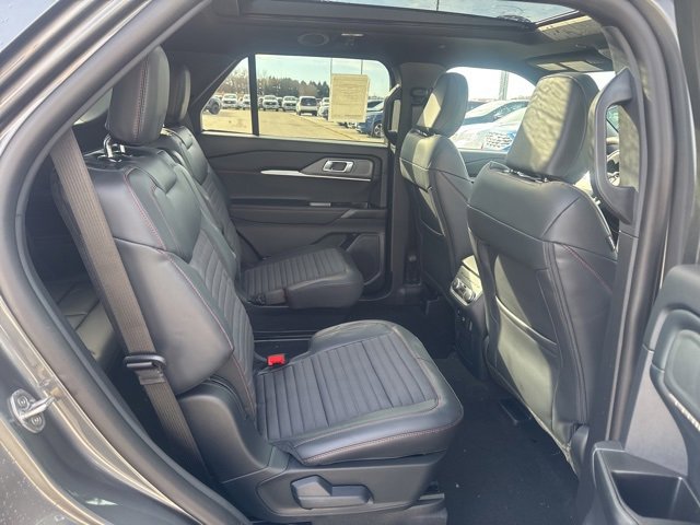 New 2026 Ford Explorer ST-Line w/ ST-Line Street Pack image 15