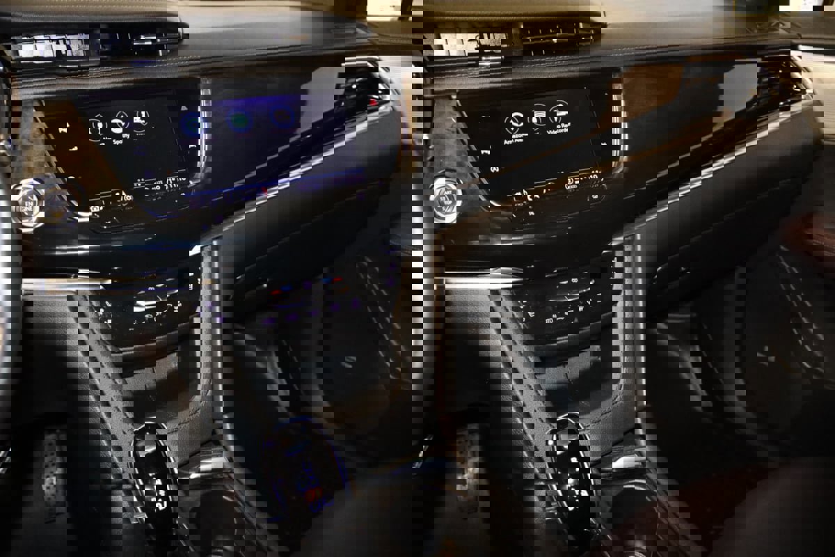 Used 2022 Cadillac XT6 Premium Luxury w/ Technology Package image 46