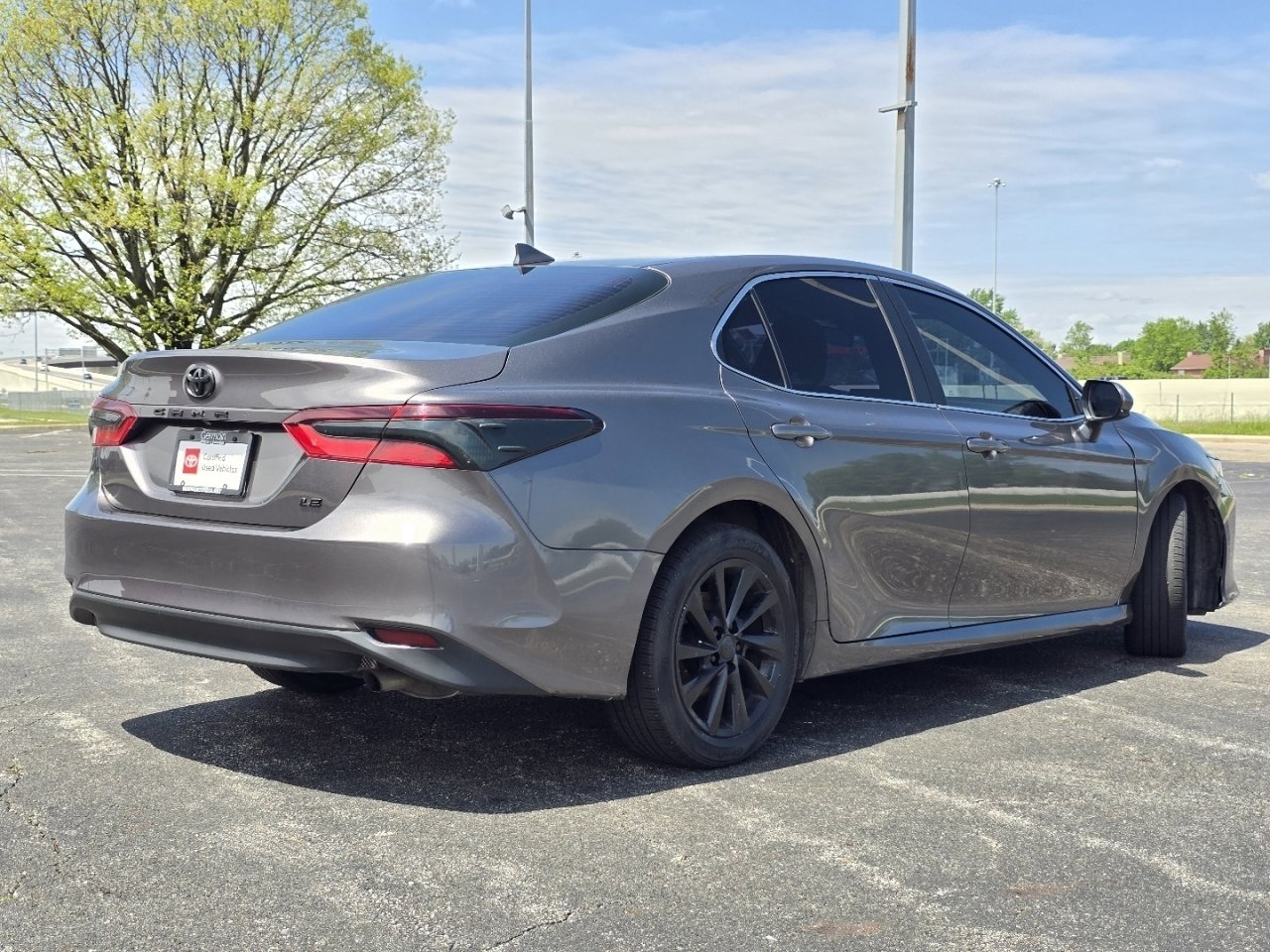 Used 2021 Toyota Camry LE FWD image 13