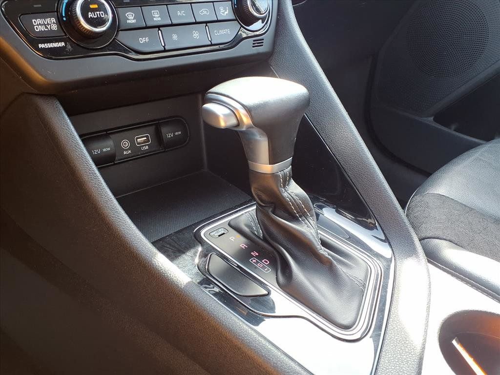 Used 2018 Kia Niro EX image 10