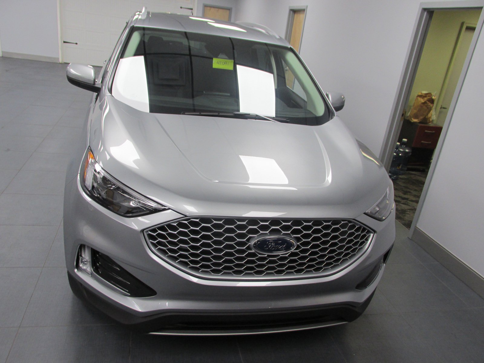 New 2024 Ford Edge SEL w/ Convenience Package AWD/4WD image 2