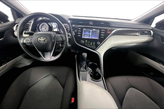 Used 2018 Toyota Camry LE FWD image 17
