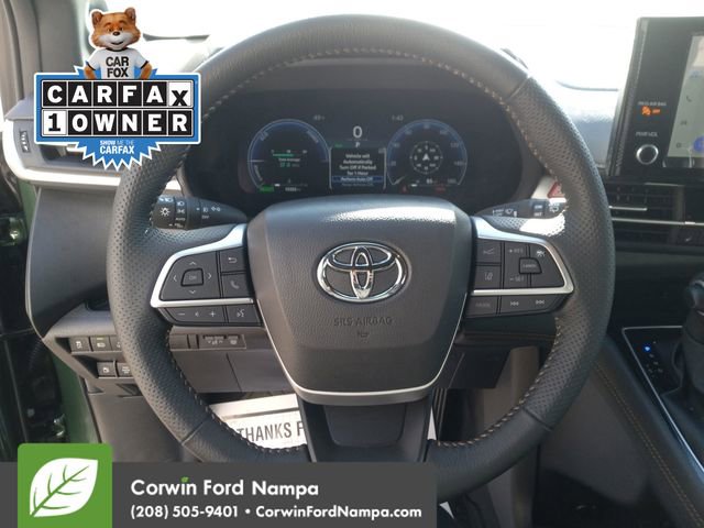 Used 2025 Toyota Sienna XLE Woodland Edition image 14