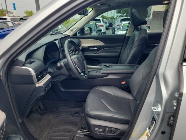 Used 2024 Toyota Grand Highlander FWD image 17