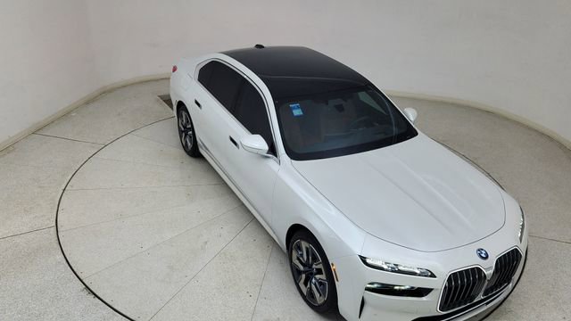 Used 2023 BMW i7 xDrive60 w/ Executive Package 2 image 81