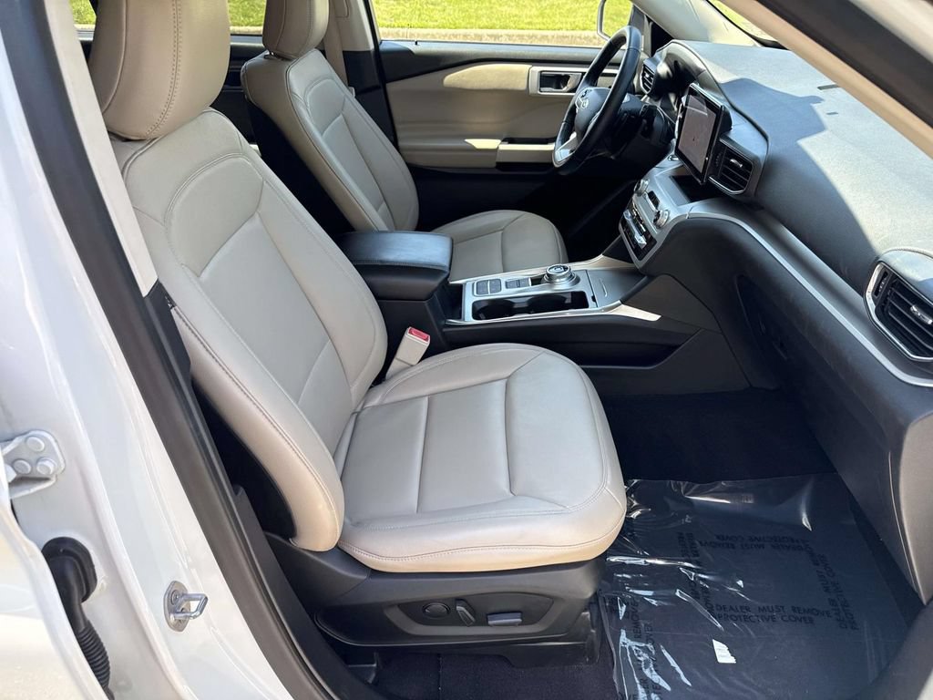 Used 2020 Ford Explorer XLT w/ Equipment Group 202A RWD image 7