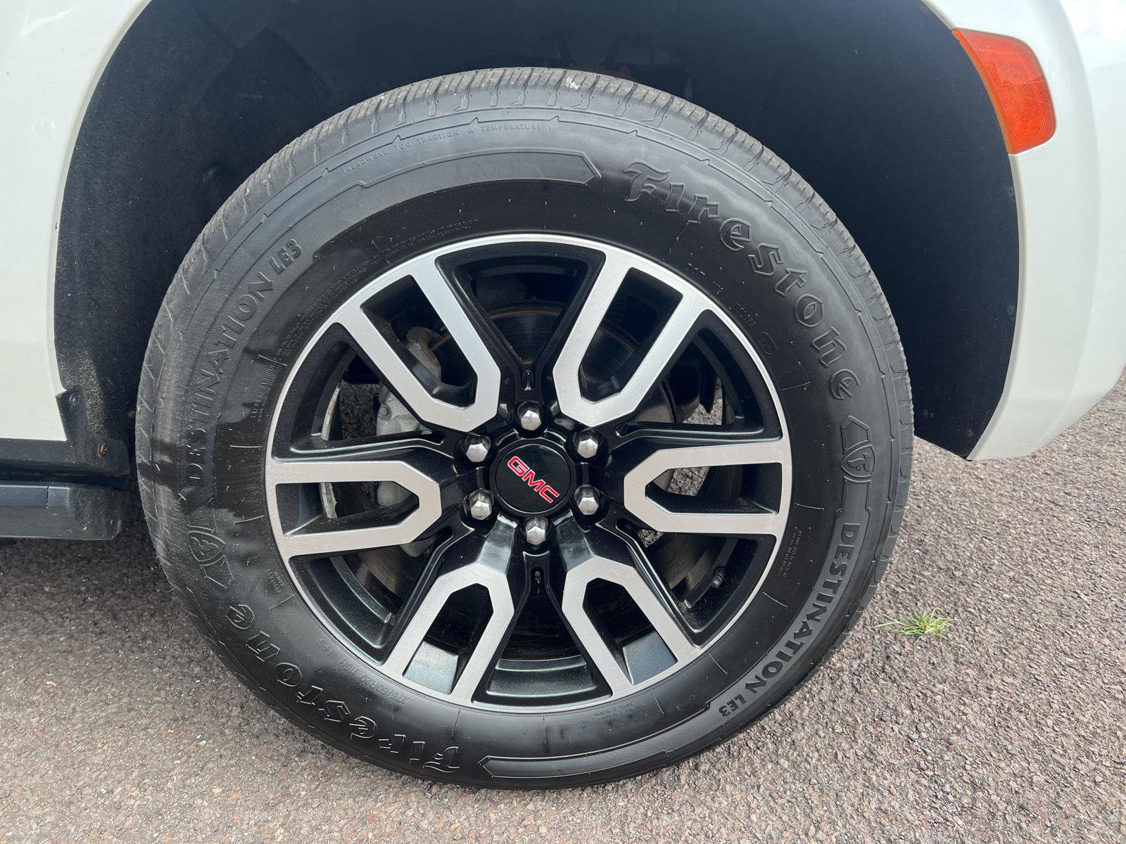Used 2021 GMC Yukon AT4 w/ AT4 Premium Plus Package AWD/4WD image 9