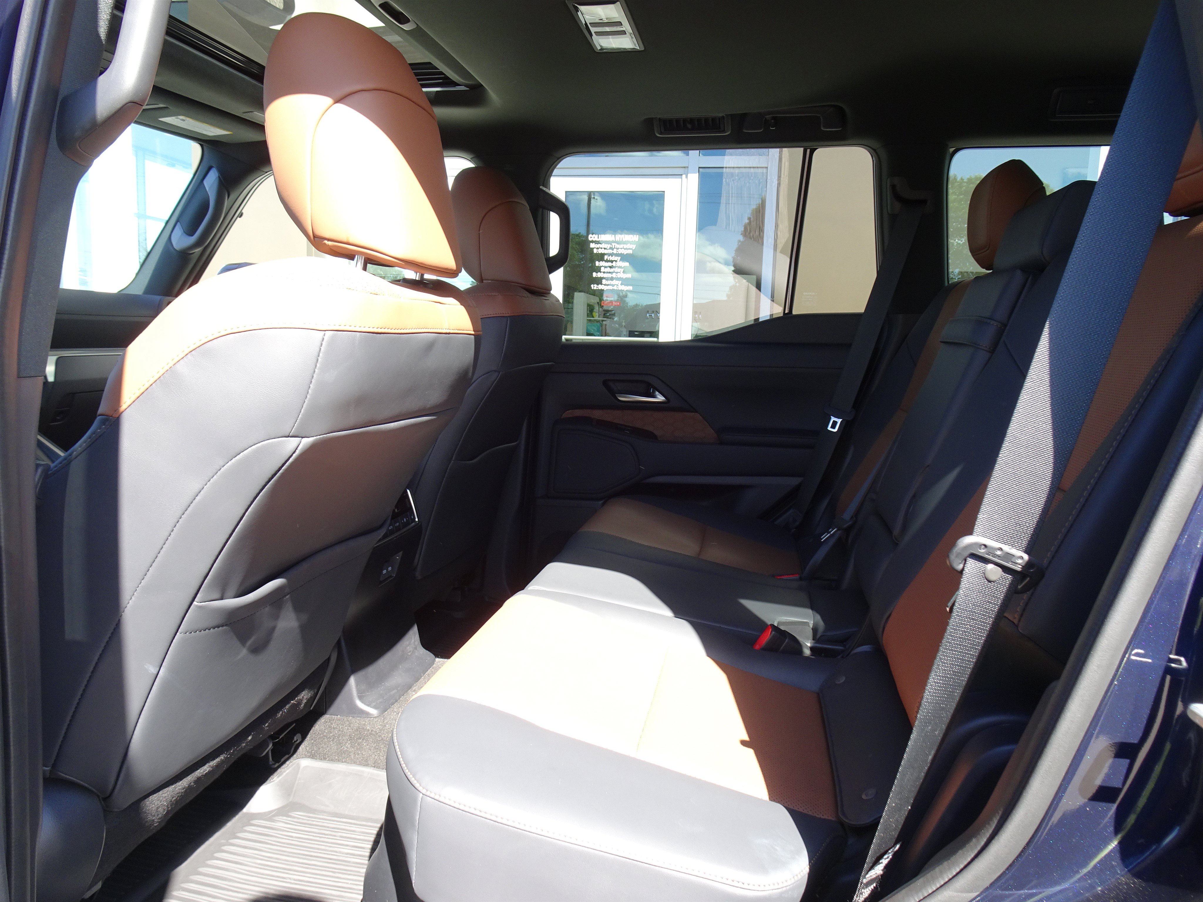 Used 2024 Lexus GX 550 w/ Accessory Package (2T) AWD/4WD image 16
