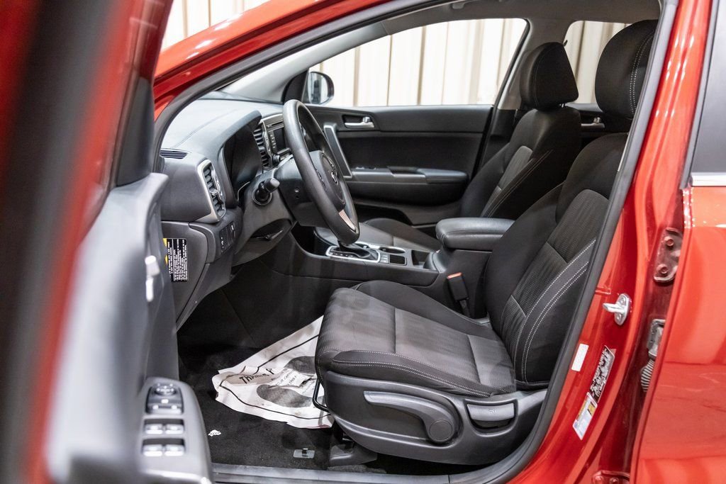 Used 2019 Kia Sportage LX image 9
