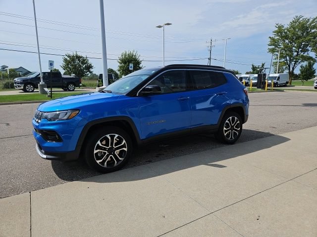 Used 2023 Jeep Compass Limited AWD/4WD image 10