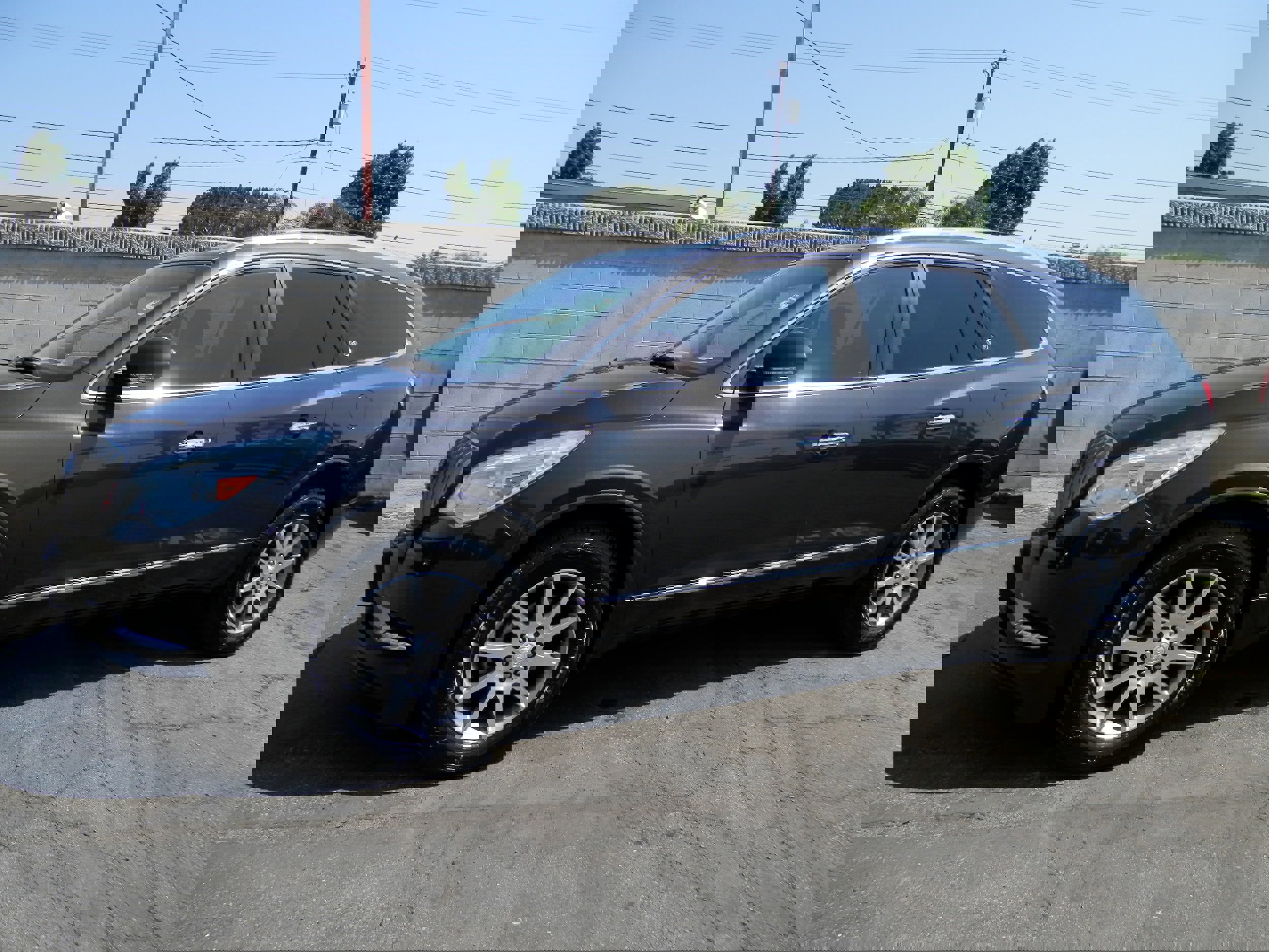 Used 2016 Buick Enclave Leather w/ Trailering Package image 2