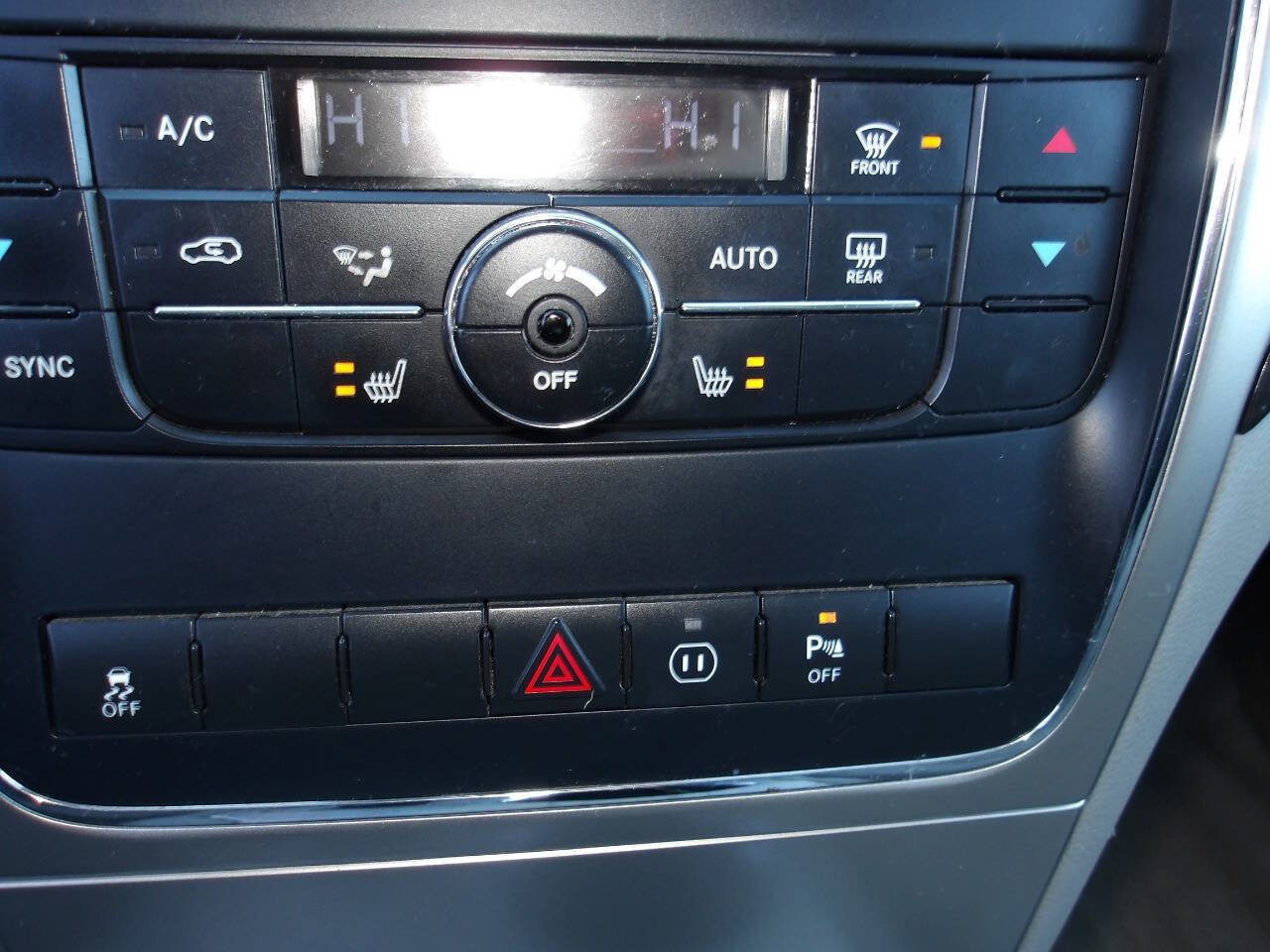 Used 2011 Jeep Grand Cherokee Laredo image 14