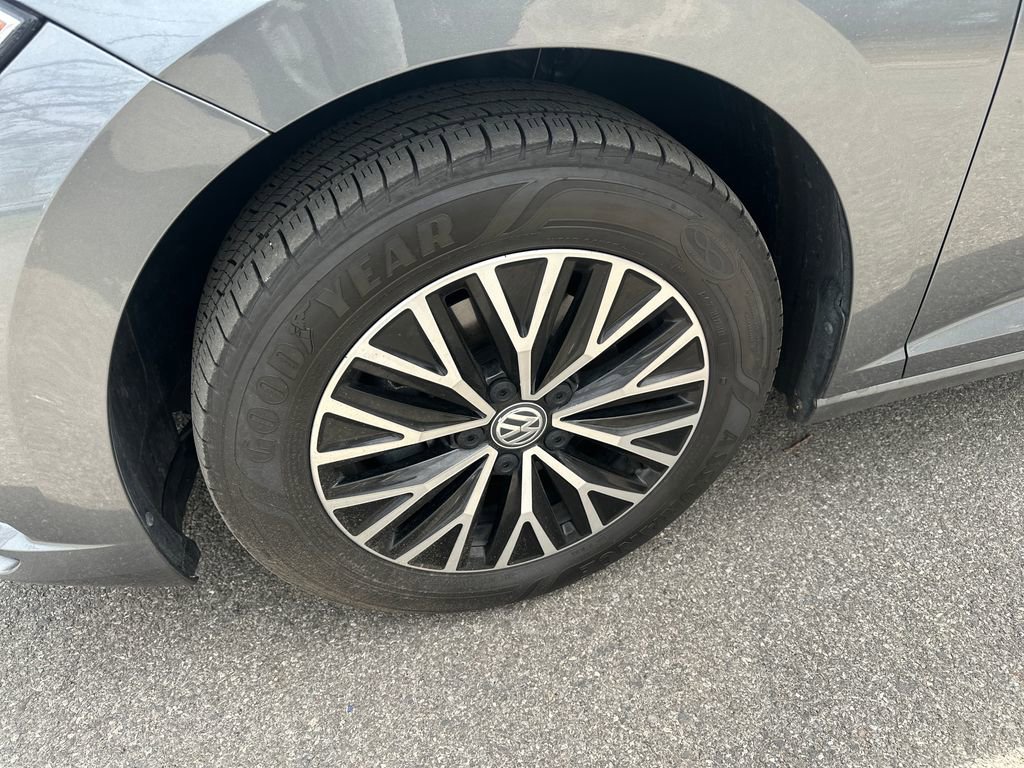 Used 2021 Volkswagen Jetta S image 2