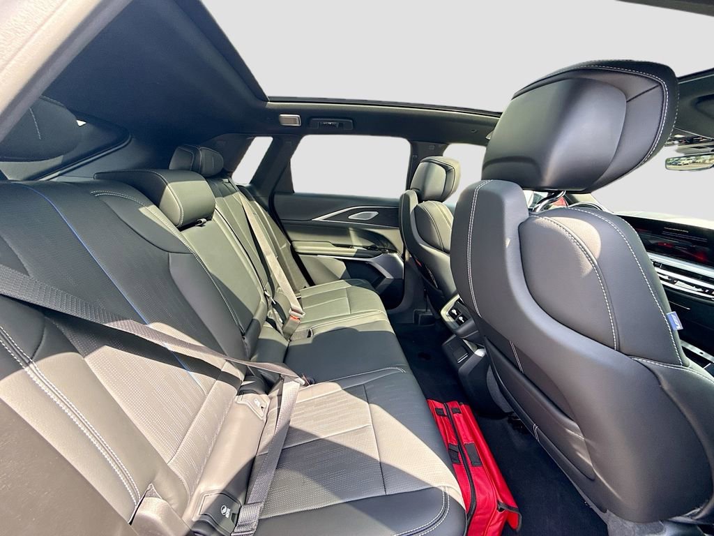 New 2026 Cadillac Lyriq V image 29