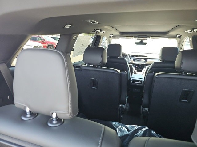New 2025 Cadillac XT6 Sport w/ Technology Package image 12