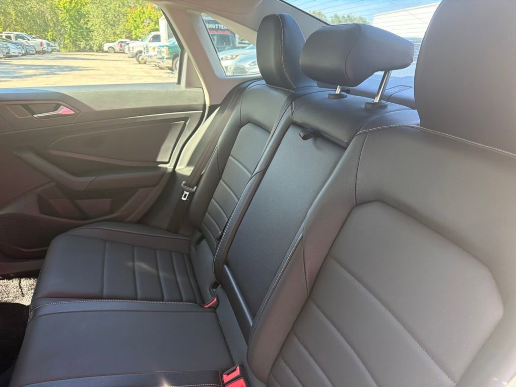 Used 2023 Volkswagen Jetta SE w/ Black Wheel Package FWD image 11