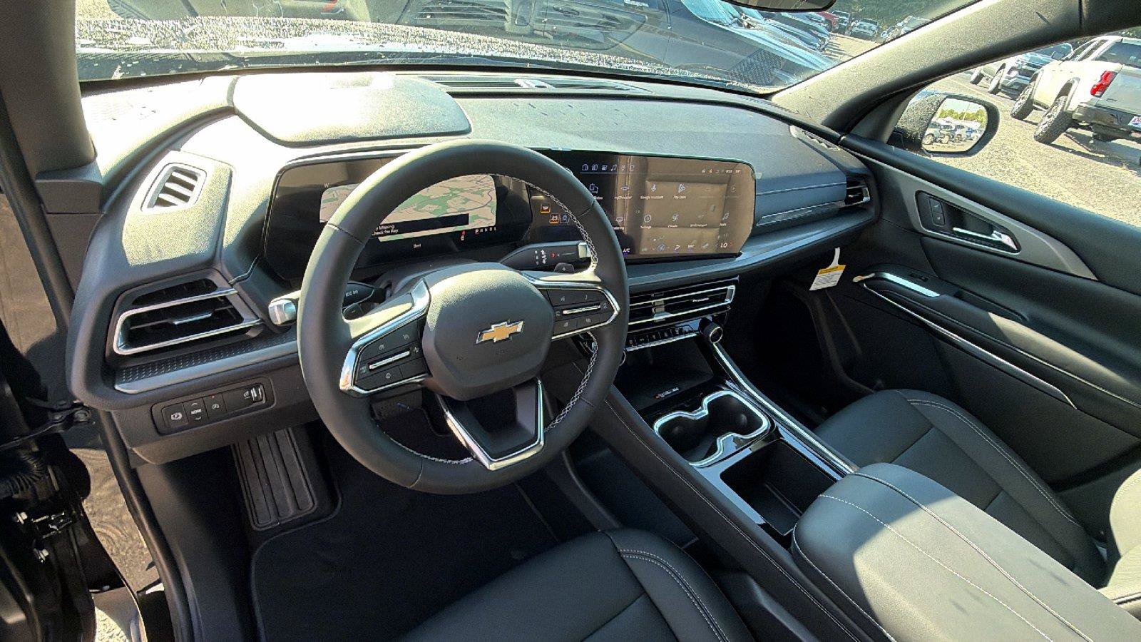 New 2027 Chevrolet Traverse LT FWD image 3