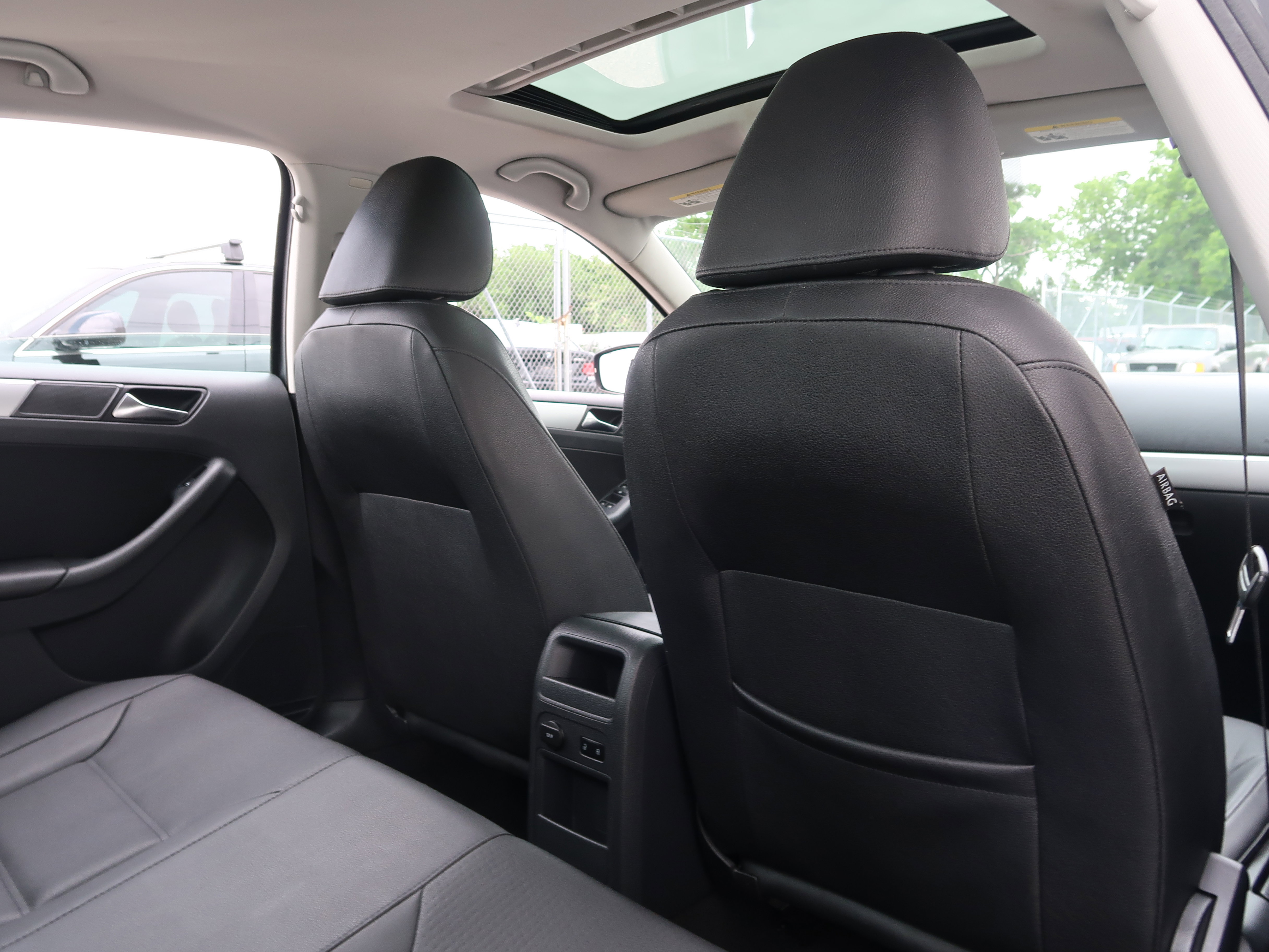 Used 2012 Volkswagen Jetta TDI FWD image 29