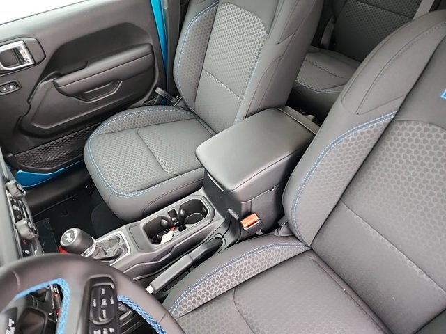 Used 2024 Jeep Wrangler Rubicon w/ Convenience Group image 26