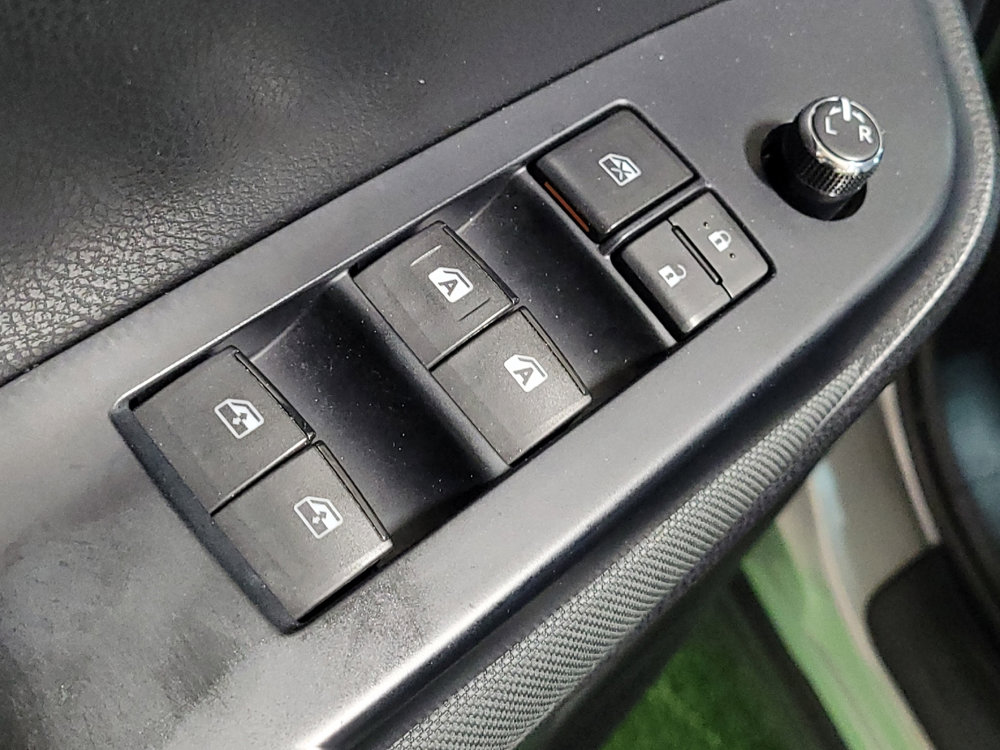 Used 2019 Toyota Highlander LE image 27