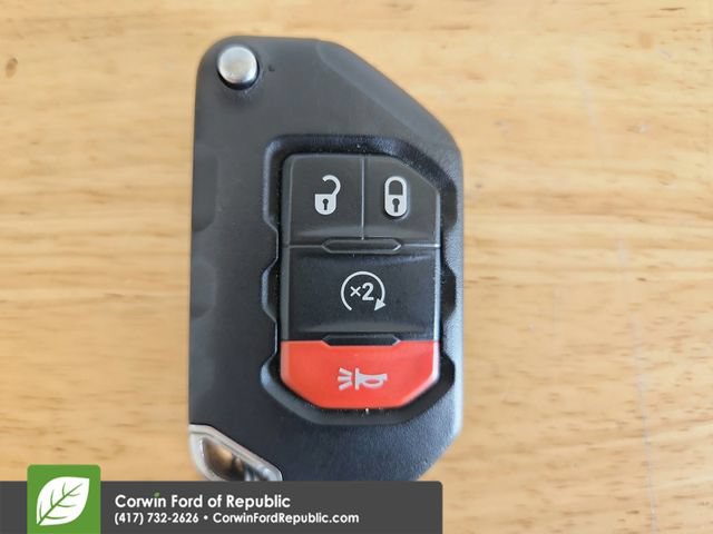 Used 2021 Jeep Wrangler Unlimited Rubicon w/ LED Lighting Group AWD/4WD image 9