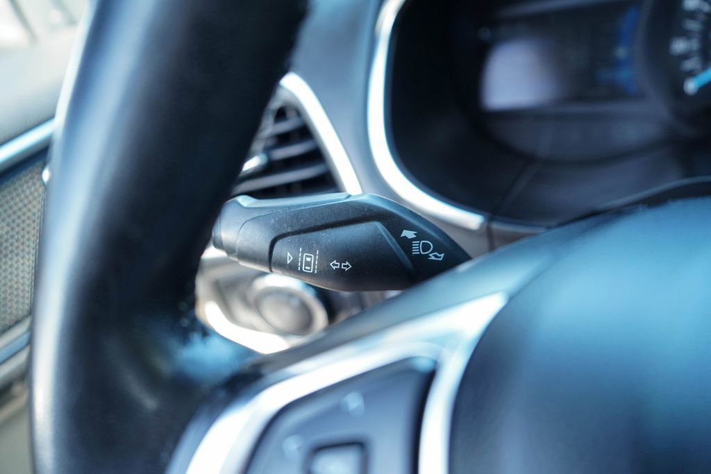 Used 2021 Ford Edge Titanium FWD image 27