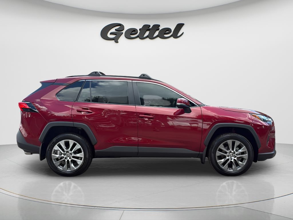 Used 2025 Toyota RAV4 XLE Premium FWD image 4