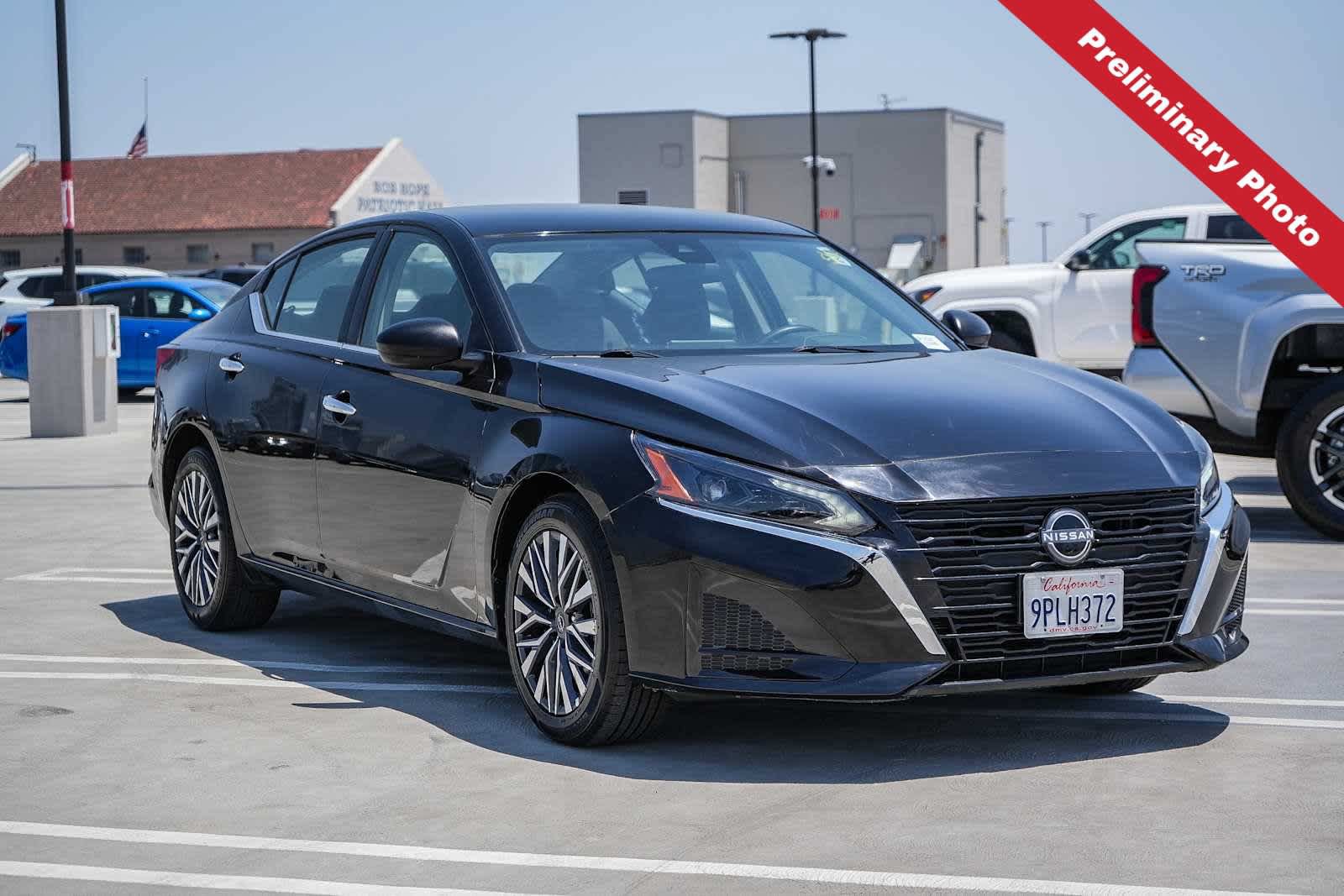 Used 2025 Nissan Altima 2.5 SV FWD image 3