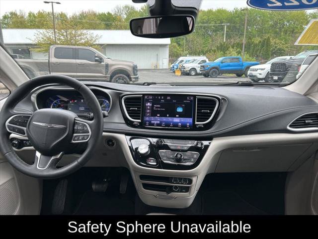 Certified 2022 Chrysler Pacifica Touring-L FWD image 14