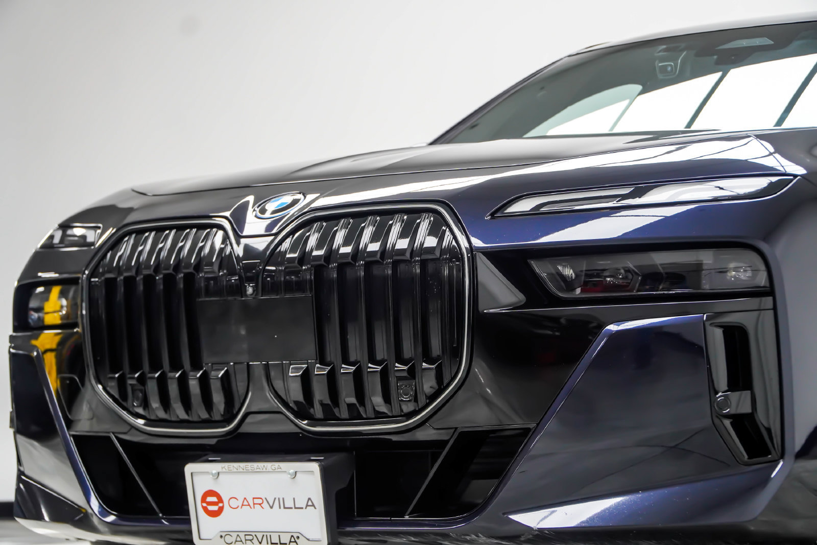 Used 2024 BMW 750e xDrive w/ Premium Package 2 AWD/4WD image 2