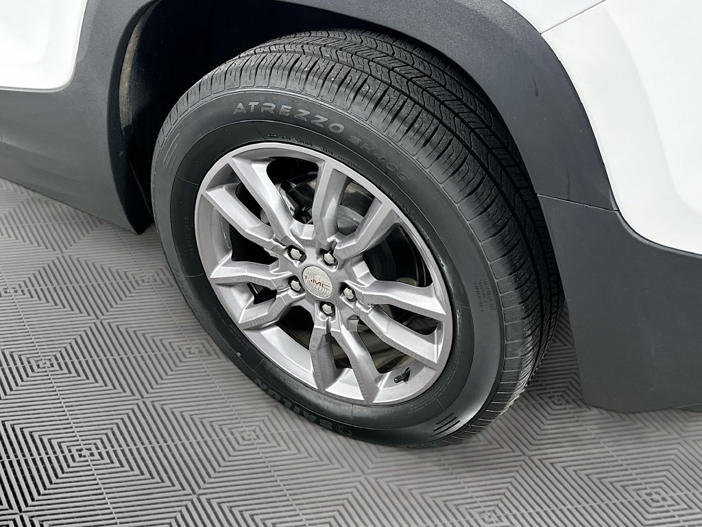 Used 2024 GMC Terrain SLT FWD image 37