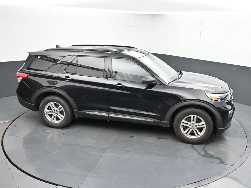 Used 2020 Ford Explorer XLT w/ Equipment Group 202A AWD/4WD image 32