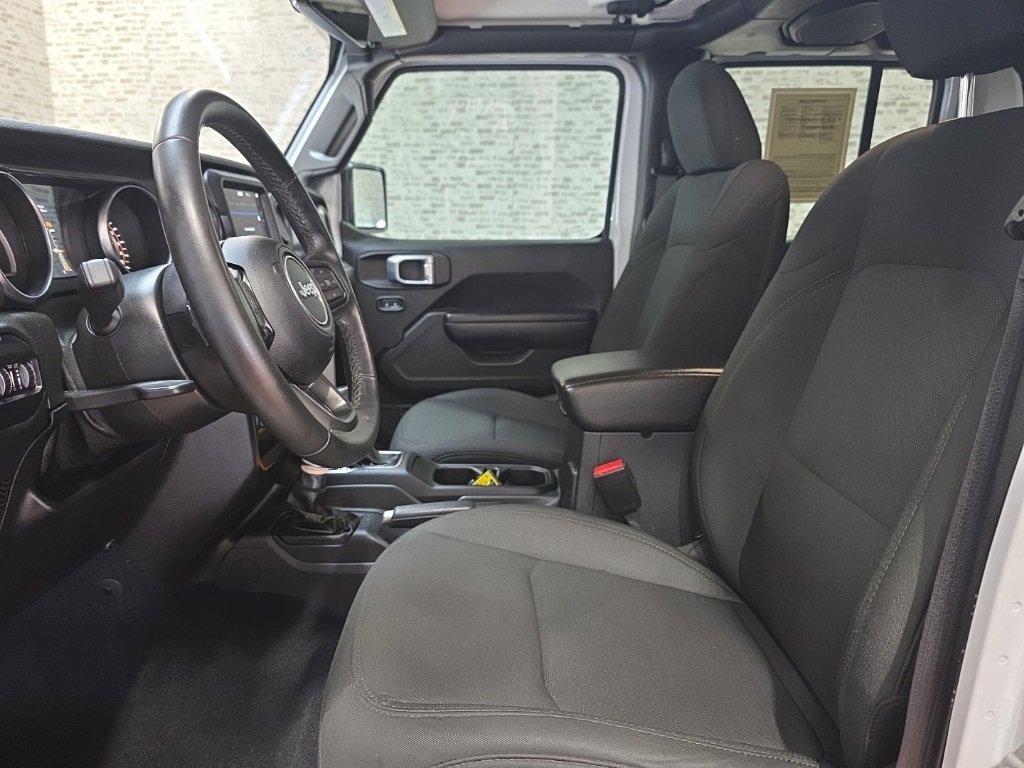Used 2021 Jeep Gladiator Willys image 23