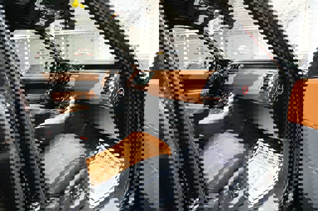 Used 2017 Land Rover Range Rover Sport HSE Dynamic image 34