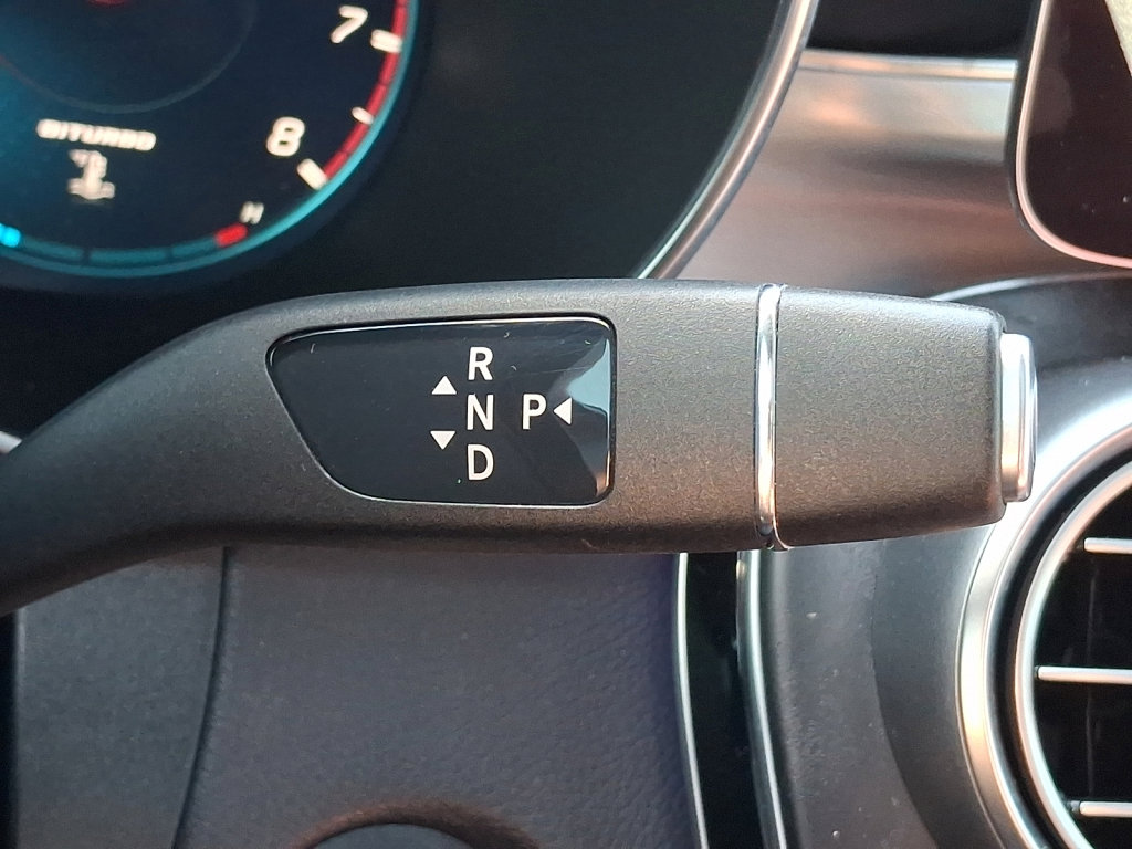 Used 2022 Mercedes-Benz GLC 43 AMG 4MATIC image 26