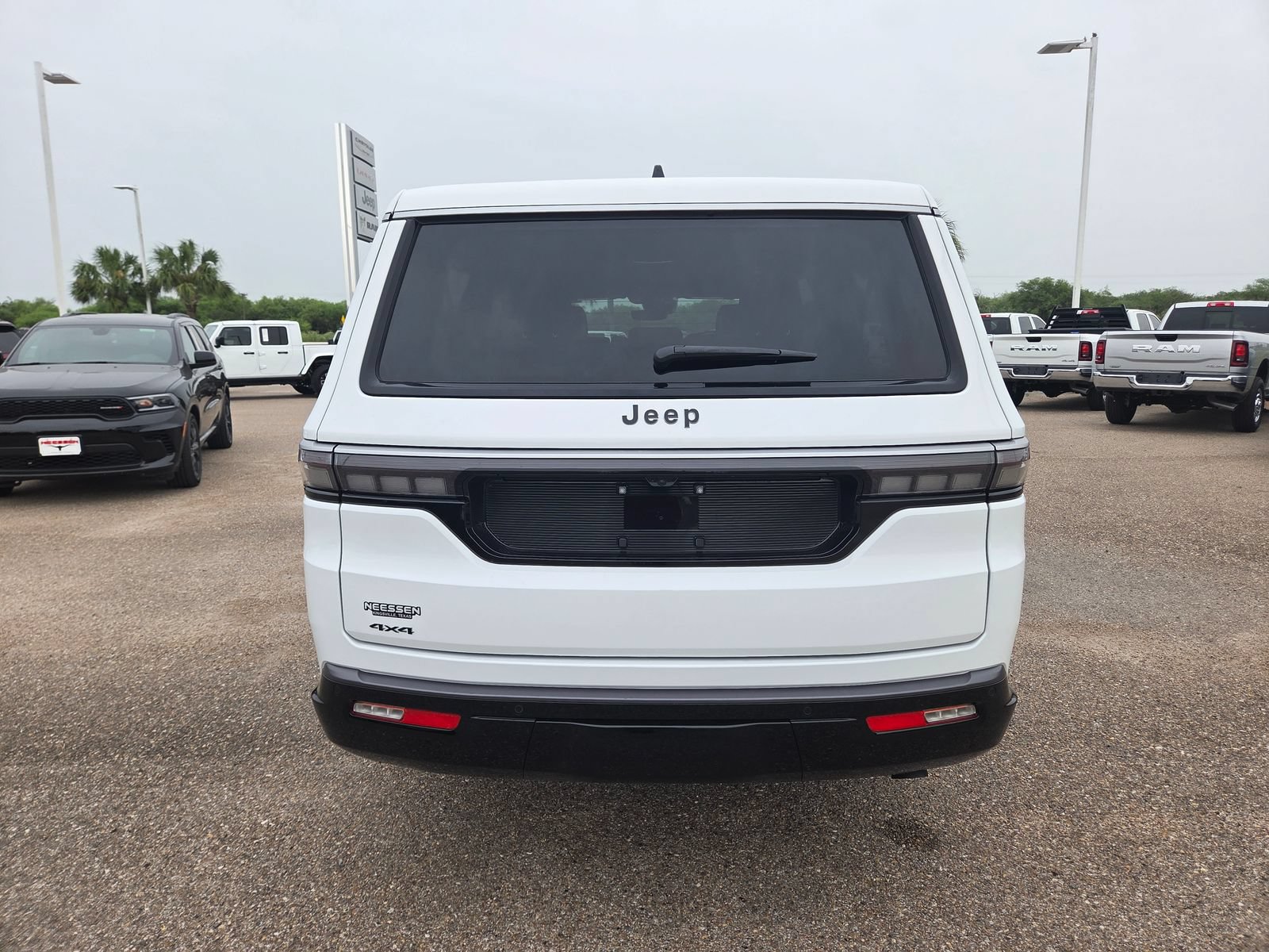 New 2026 Jeep Grand Wagoneer L 4WD w/ Premium Group I image 6