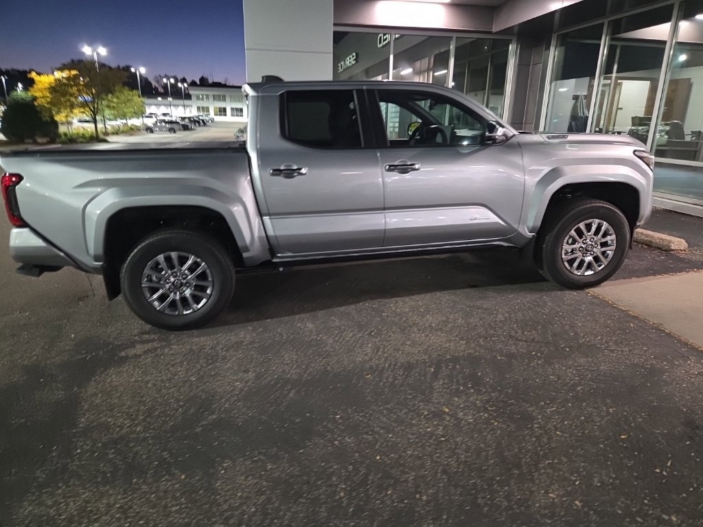 Used 2026 Toyota Tacoma Limited w/ Tow Tech Package AWD/4WD image 20