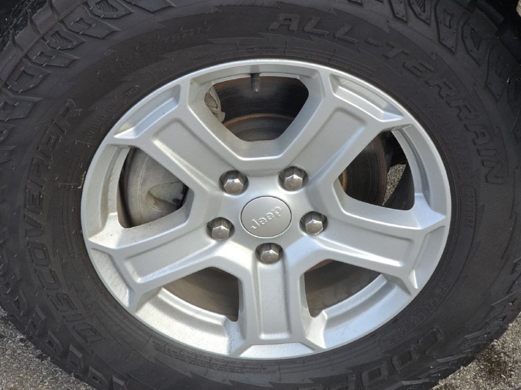 Used 2021 Jeep Wrangler Unlimited Sport AWD/4WD image 9