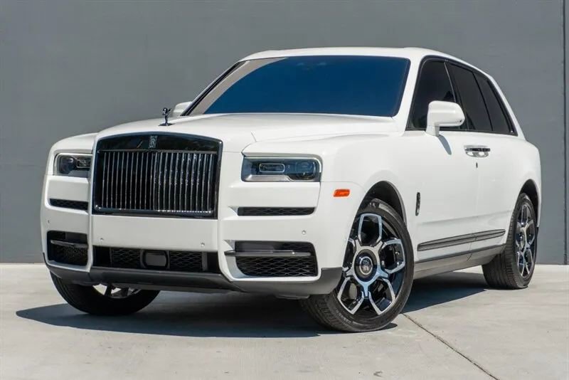 Used 2024 Rolls-Royce Cullinan Black Badge image 4