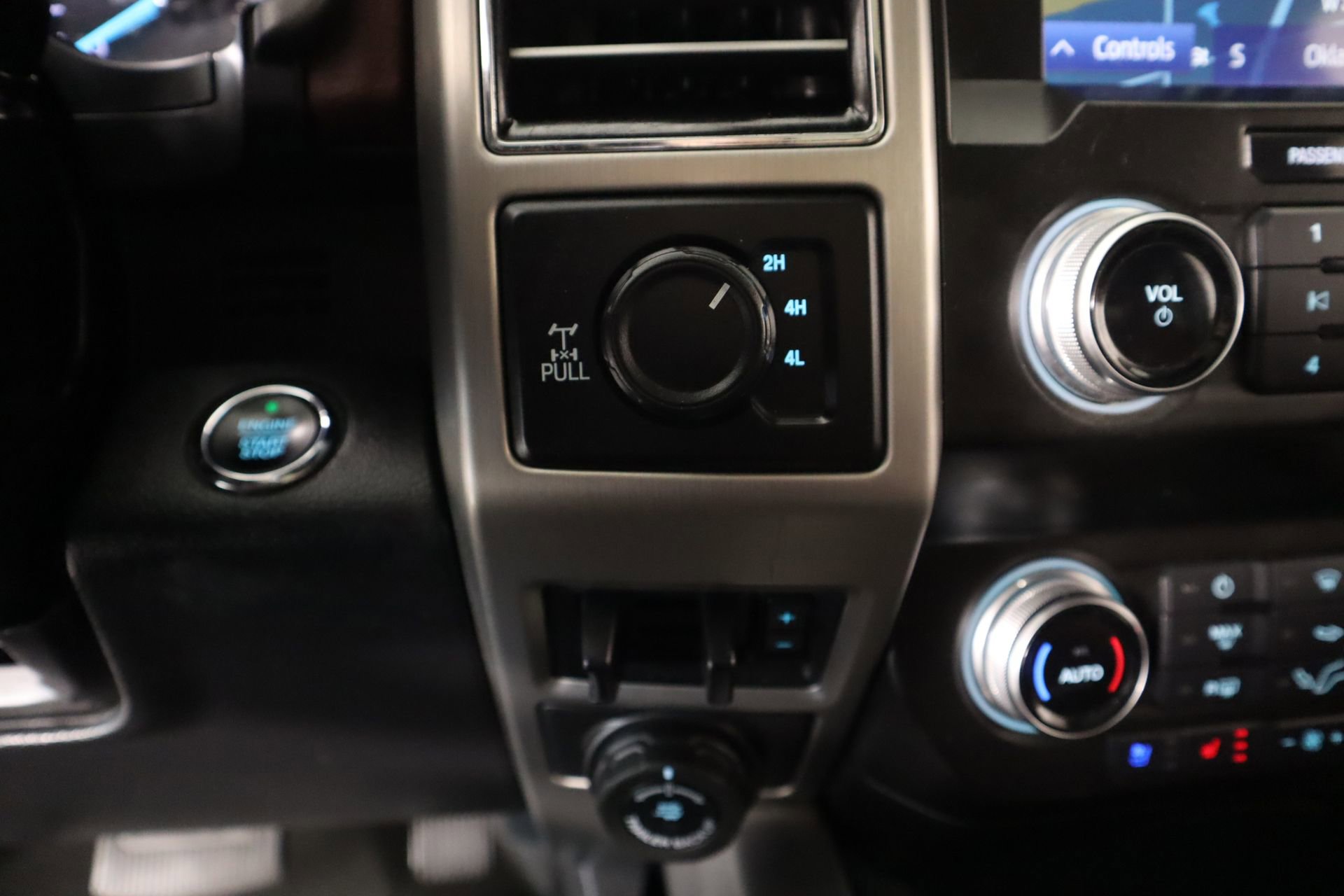 Used 2020 Ford F250 Platinum w/ FX4 Off-Road Package image 9