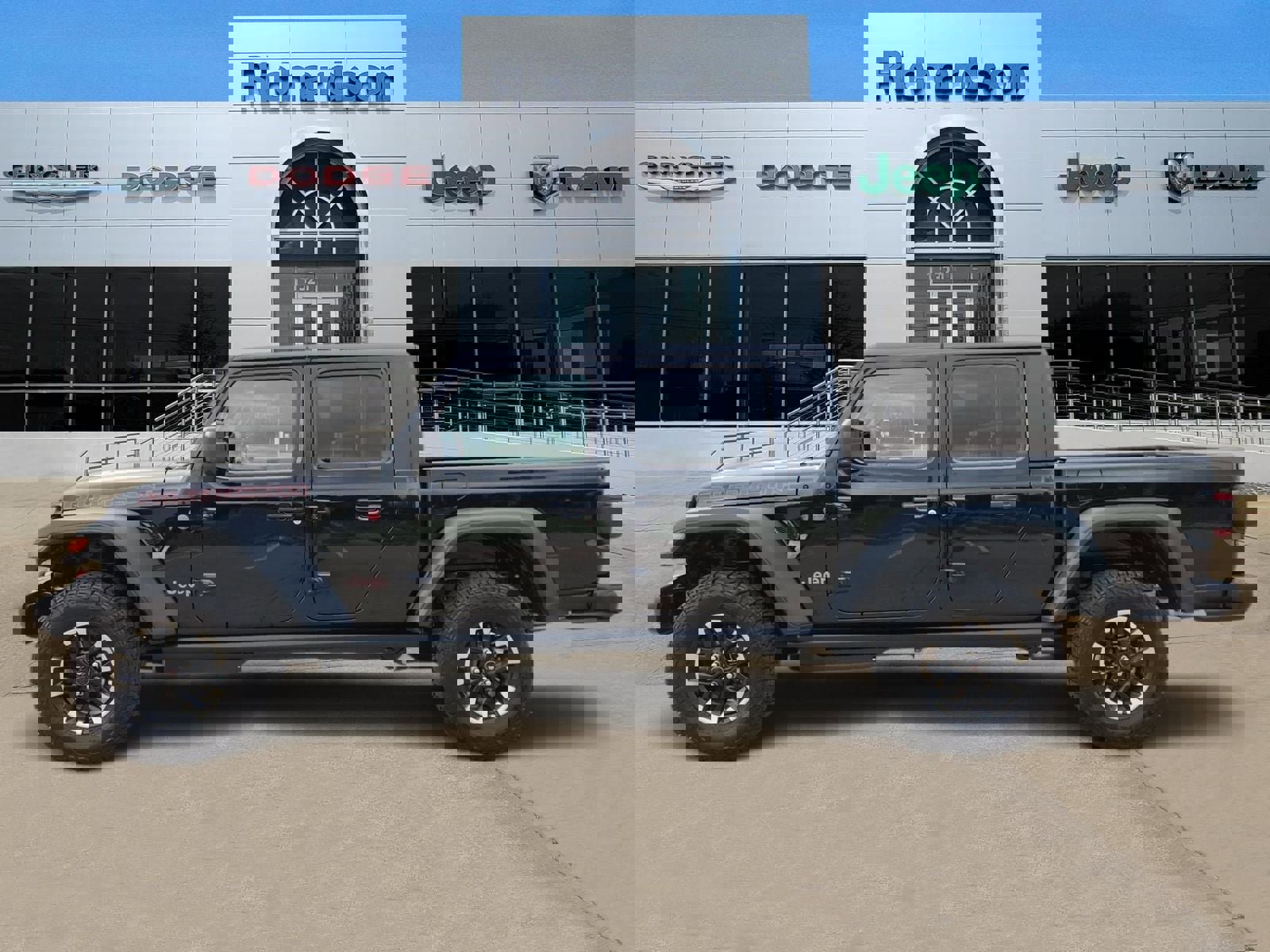 Used 2026 Jeep Gladiator Rubicon image 3