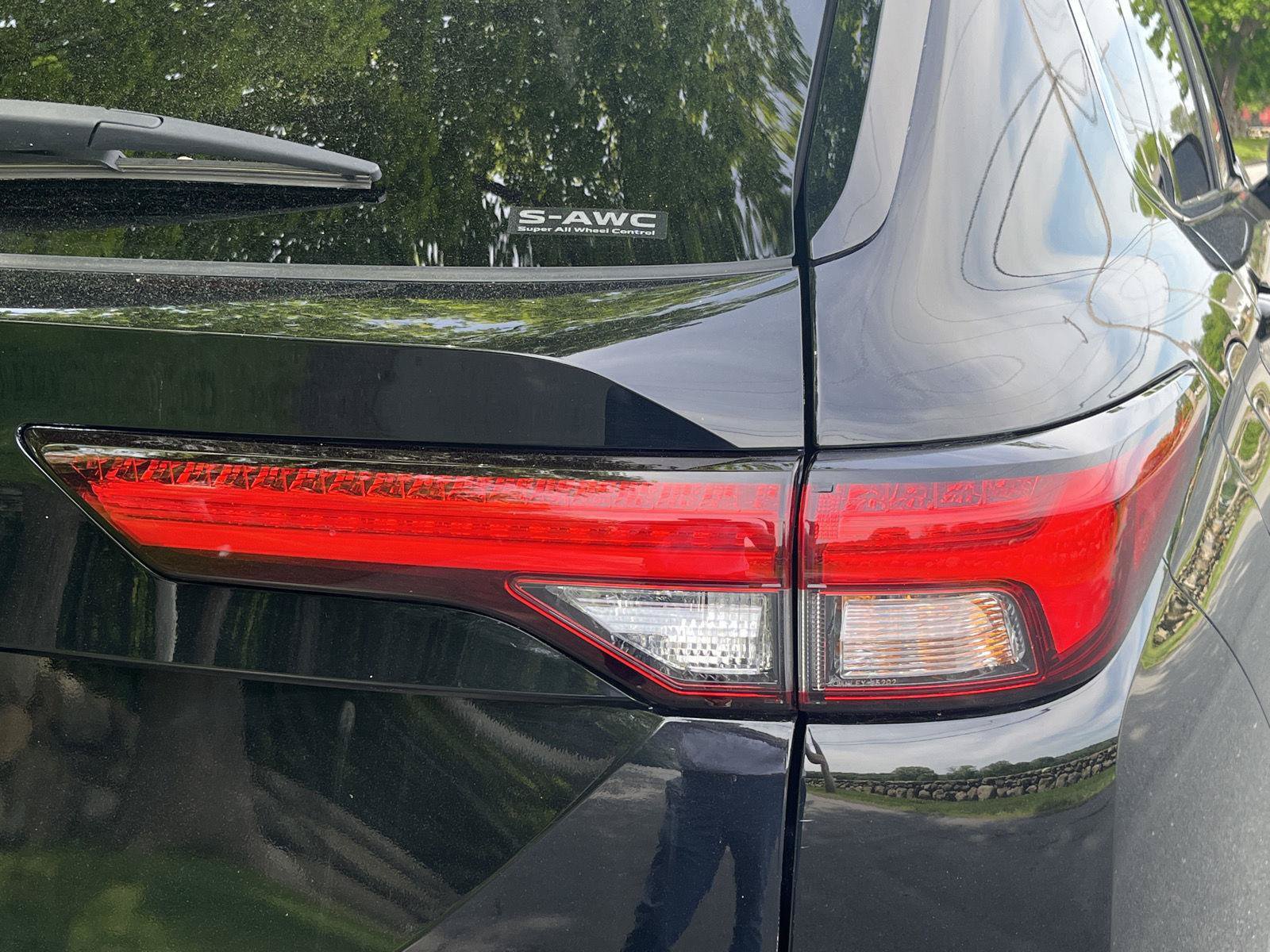 Used 2023 Mitsubishi Outlander SEL AWD/4WD image 32